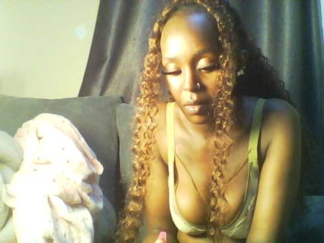 Betsy3 live cam on BongaCams