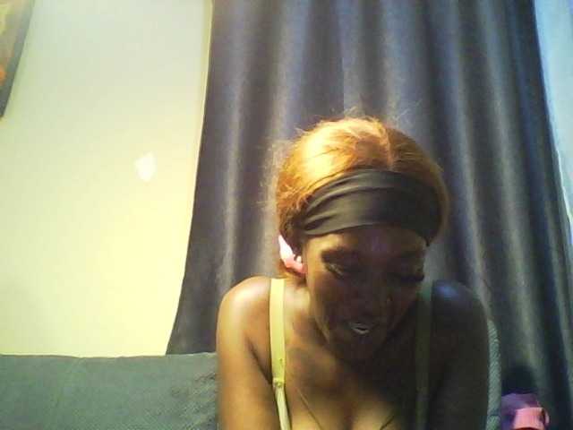 Betsy3 live cam on BongaCams