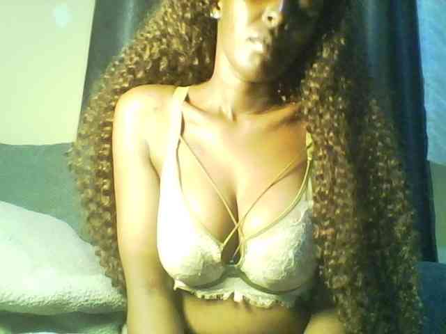 Betsy3 Live Webcam on BongaCams