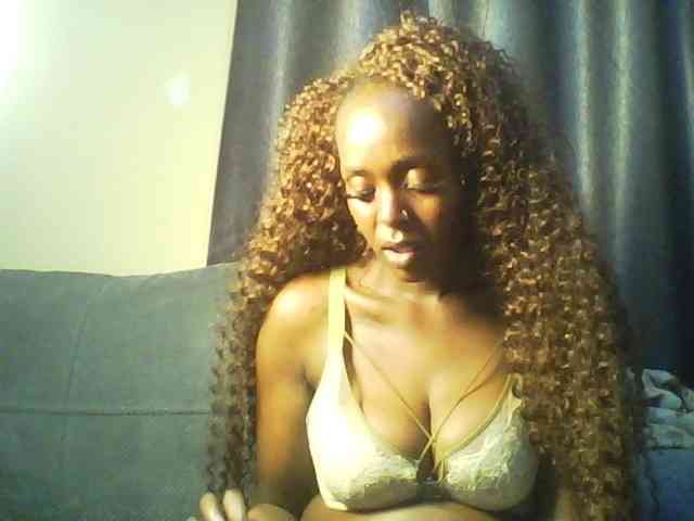 Betsy3 Live Webcam on BongaCams