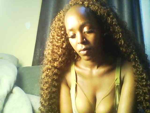 Betsy3 Live Webcam on BongaCams