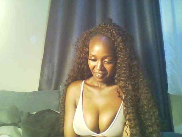 Betsy3 Live Webcam on BongaCams