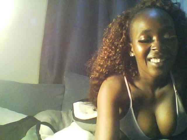 Betsy3 Live Webcam on BongaCams