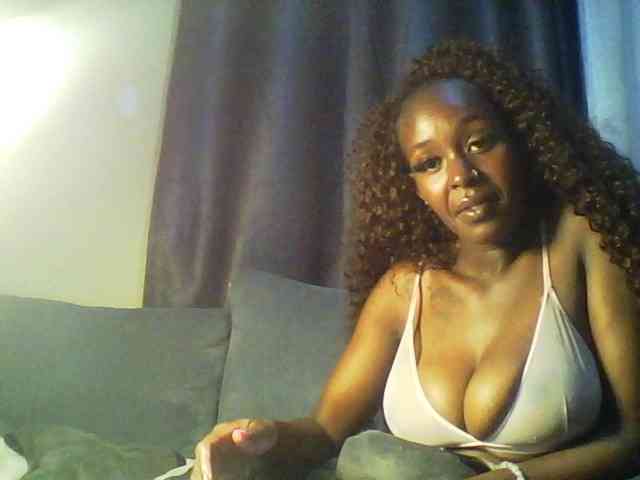 Betsy3 Live Webcam on BongaCams