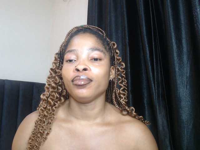 Sexycaramel live cam on BongaCams