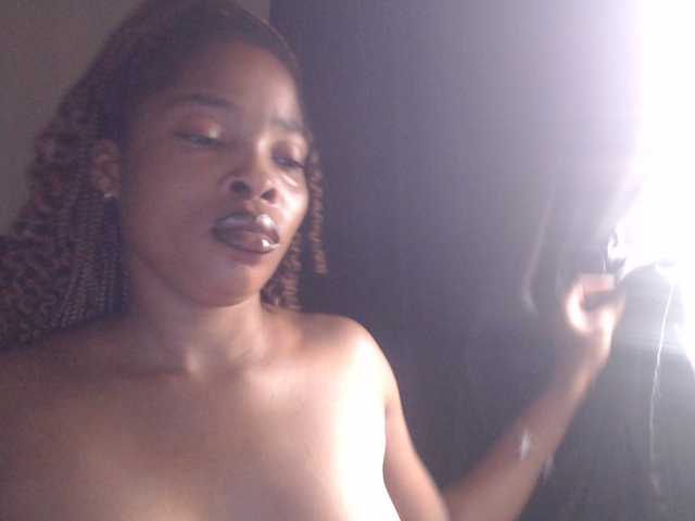 Sexycaramel live cam on BongaCams