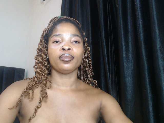Sexycaramel live cam on BongaCams