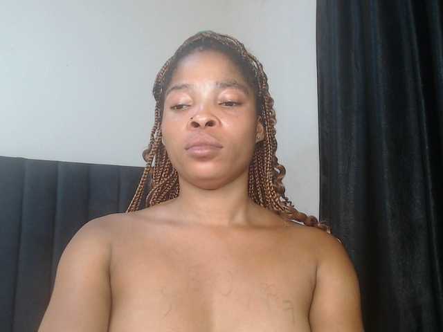 Sexycaramel live cam on BongaCams