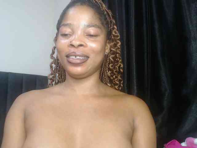 Sexycaramel webcam
