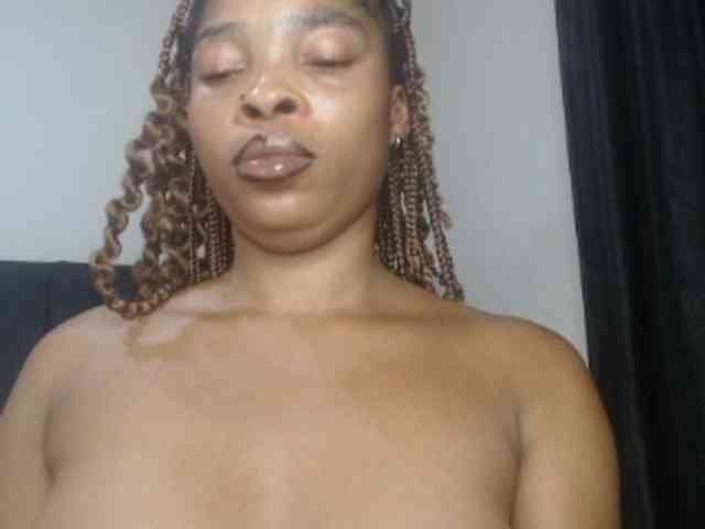 Sexycaramel webcam