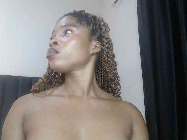 Sexycaramel webcam