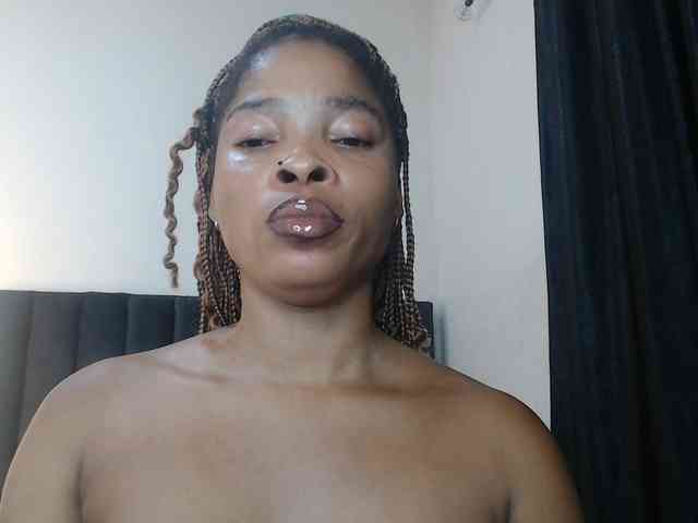 Sexycaramel webcam