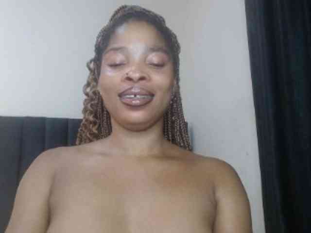 Sexycaramel webcam