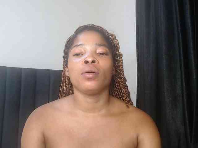 Sexycaramel webcam