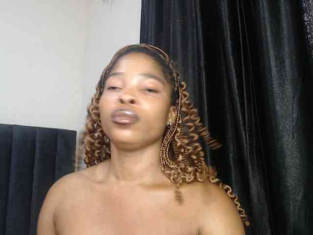 Sexycaramel webcam