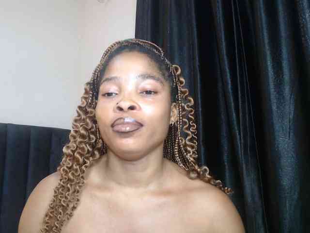 Sexycaramel webcam