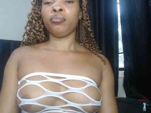 Sexycaramel webcam