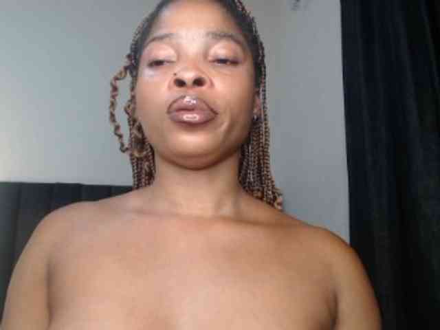 Sexycaramel webcam
