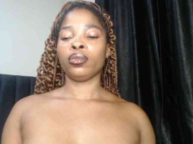 Sexycaramel webcam