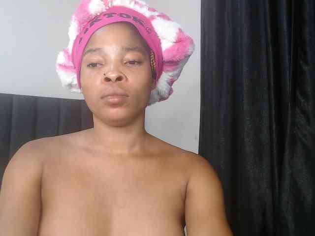 Sexycaramel webcam