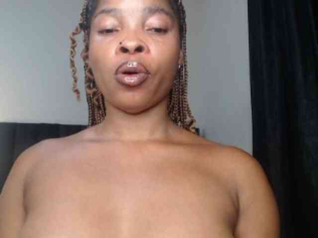 Sexycaramel webcam