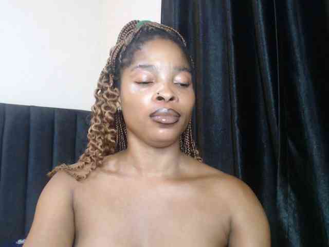 Sexycaramel webcam