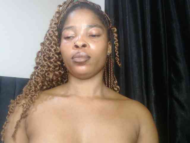 Sexycaramel webcam