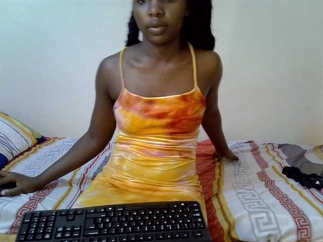 PinkCoochie02 live cam on BongaCams