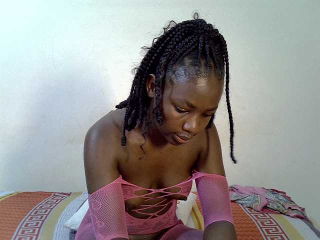 PinkCoochie02 live cam on BongaCams