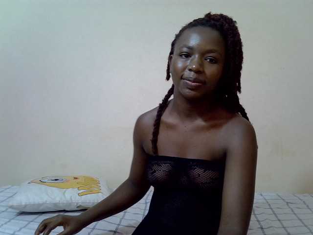 PinkCoochie02 live cam on BongaCams