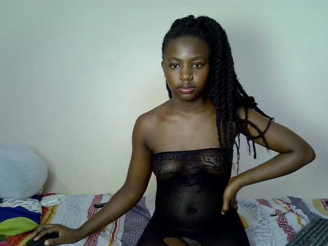 PinkCoochie02 live cam on BongaCams