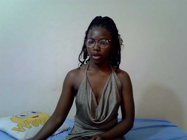 PinkCoochie02 live cam on BongaCams