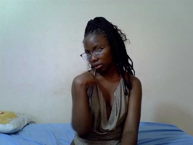 PinkCoochie02 live cam on BongaCams