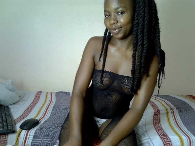 PinkCoochie02 live cam on BongaCams
