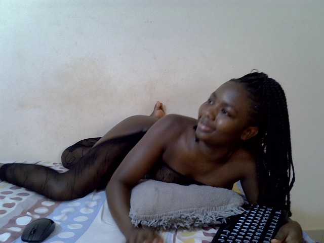 PinkCoochie02 live cam on BongaCams
