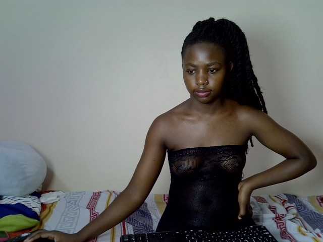 PinkCoochie02 live cam on BongaCams