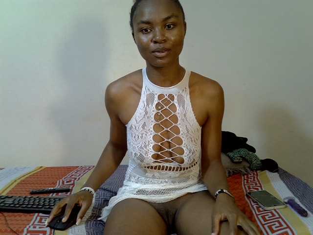 PinkCoochie02 live cam on BongaCams