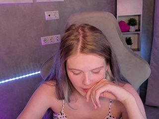 Alisa-Allison Porn Show