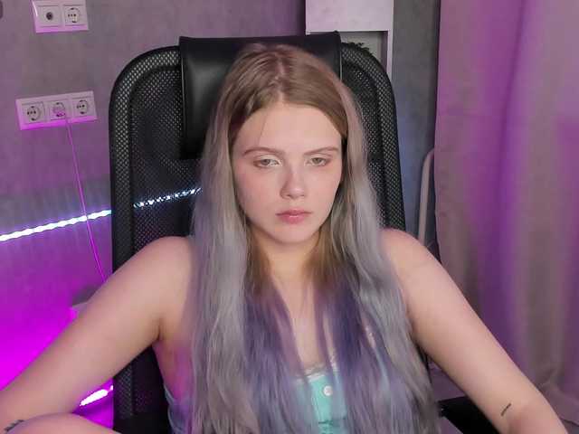 Alisa-Allison live cam on BongaCams