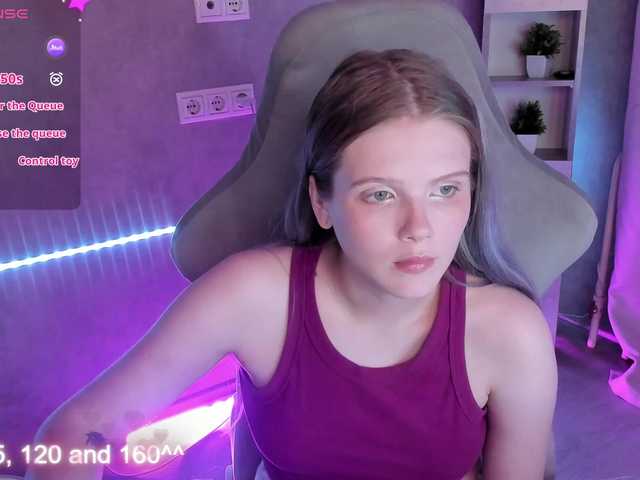 Alisa-Allison live cam on BongaCams