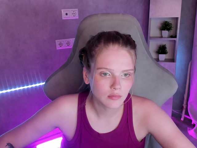 Alisa-Allison live cam on BongaCams