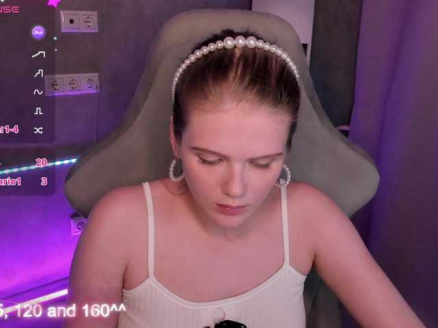 Alisa-Allison live cam on BongaCams