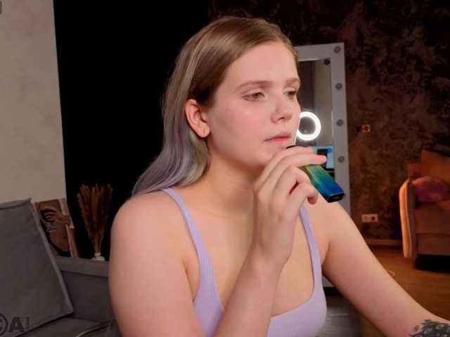 Alisa-Allison live cam preview