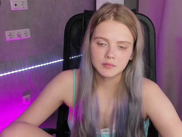 Alisa-Allison live cam on BongaCams