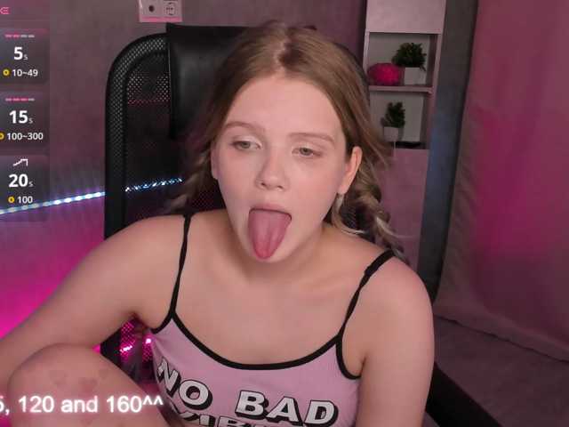 Alisa-Allison live cam on BongaCams