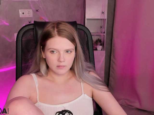 Alisa-Allison live cam on BongaCams
