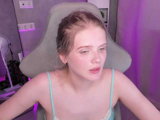 Alisa-Allison live webcam show