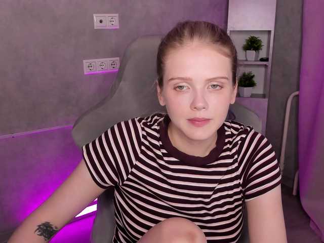 Alisa-Allison live webcam show