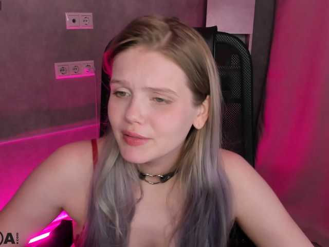Alisa-Allison live cam on BongaCams