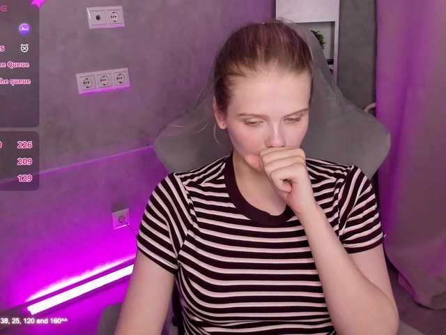 Alisa-Allison live cam on BongaCams